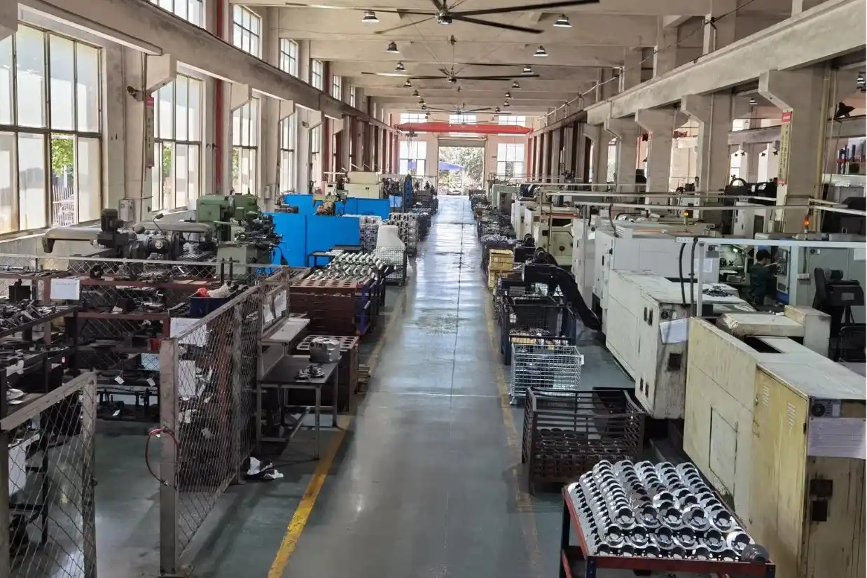 Automated assembly line for gear oil pumps